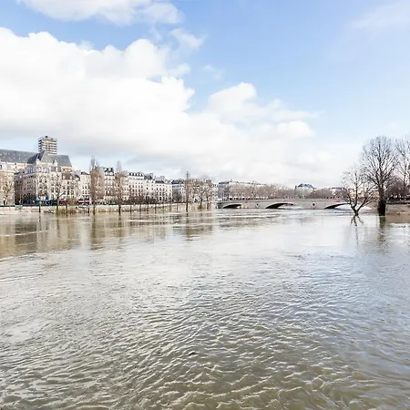 Veeve - Overlooking The Seine On Ile De La Cité Appartamento *