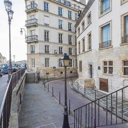 Veeve - Overlooking The Seine On Ile De La Cité Parigi