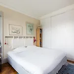 Veeve - Overlooking the Seine on Ile de la Cité